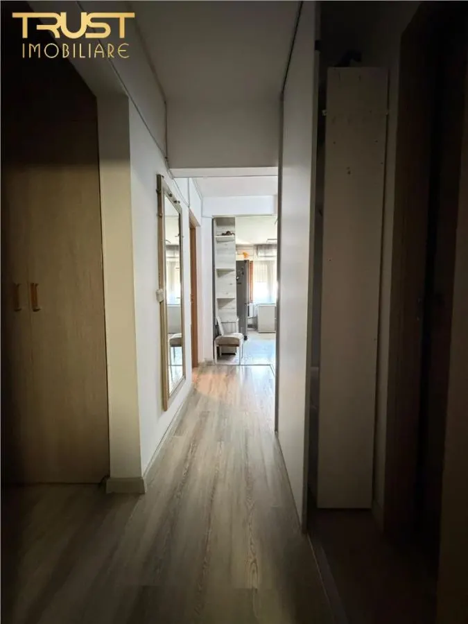 3 camere l 2 bai l Intre Lacuri l Parcare - foto 9