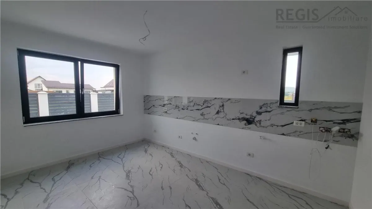 Vila moderna de 4 camere zona Sanpetru - foto 12