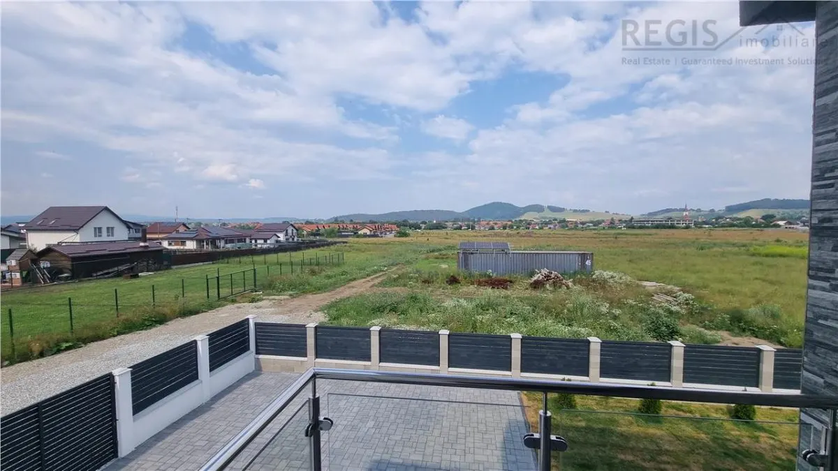 Vila moderna de 4 camere zona Sanpetru - foto 17