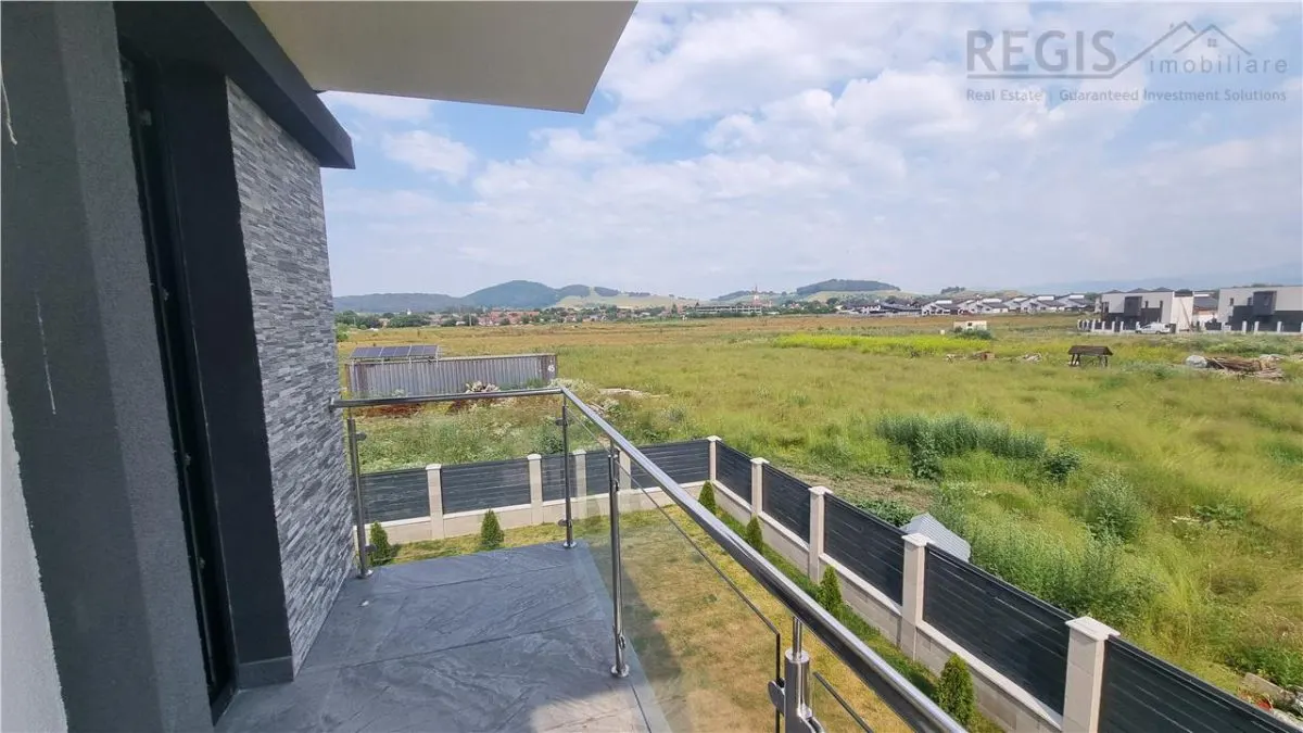 Vila moderna de 4 camere zona Sanpetru - foto 18