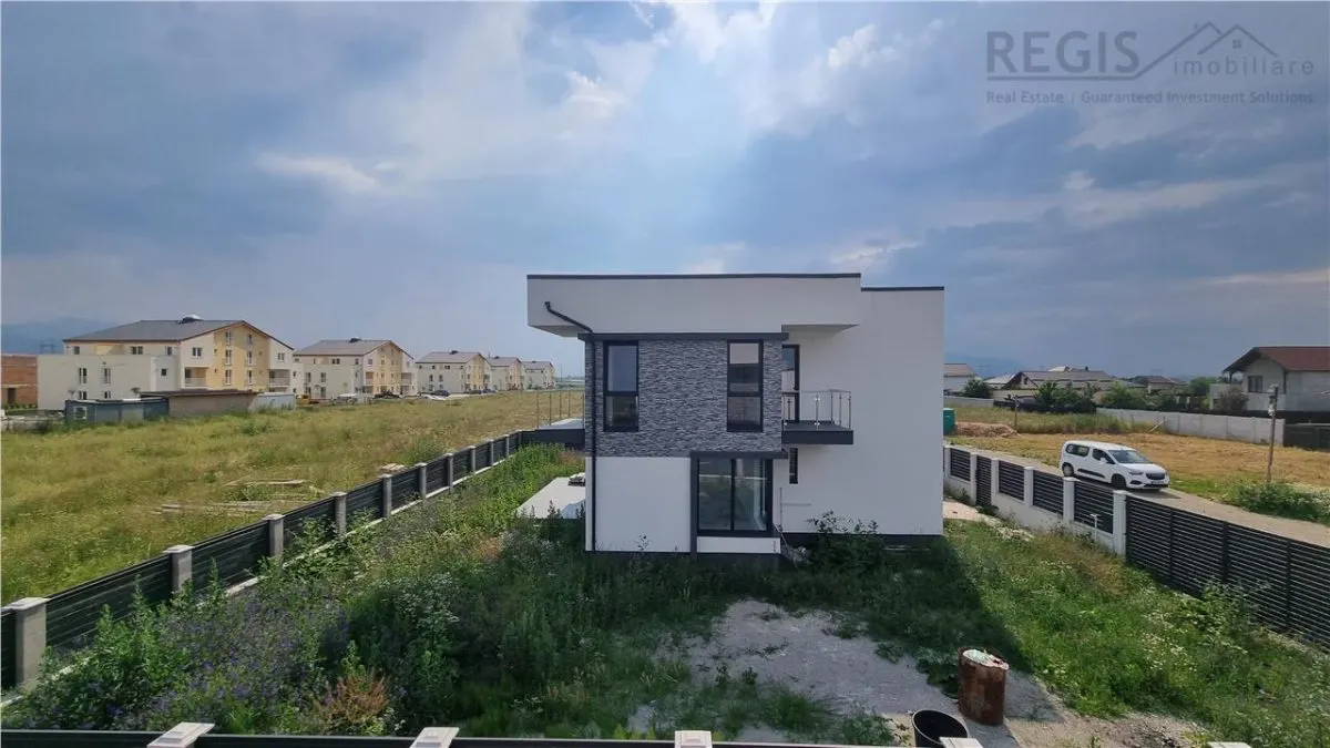 Vila moderna de 4 camere zona Sanpetru - foto 23