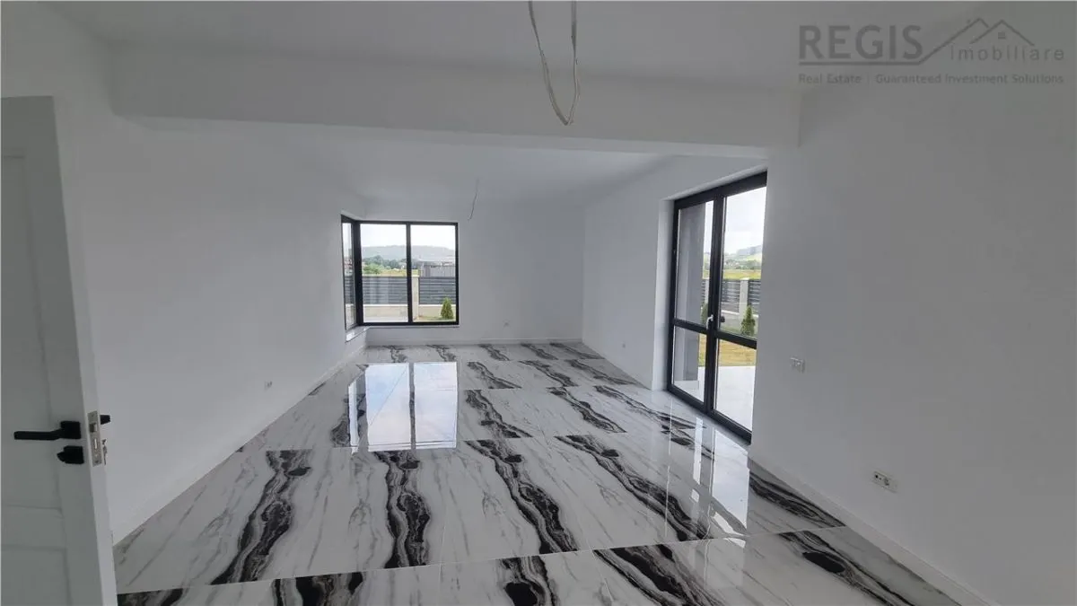 Vila moderna de 4 camere zona Sanpetru - foto 5