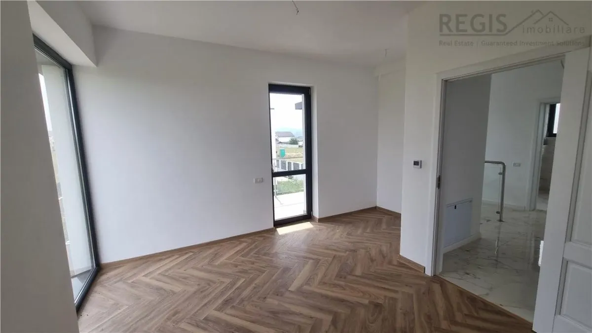 Vila moderna de 4 camere zona Sanpetru - foto 7