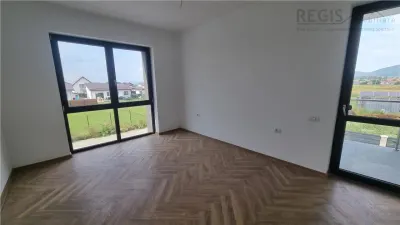 Vila moderna de 4 camere zona Sanpetru - foto 8