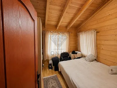 Casa din lemn masiv | 3 camere | Teren 5.000mp -Berceni Prahova - foto 5