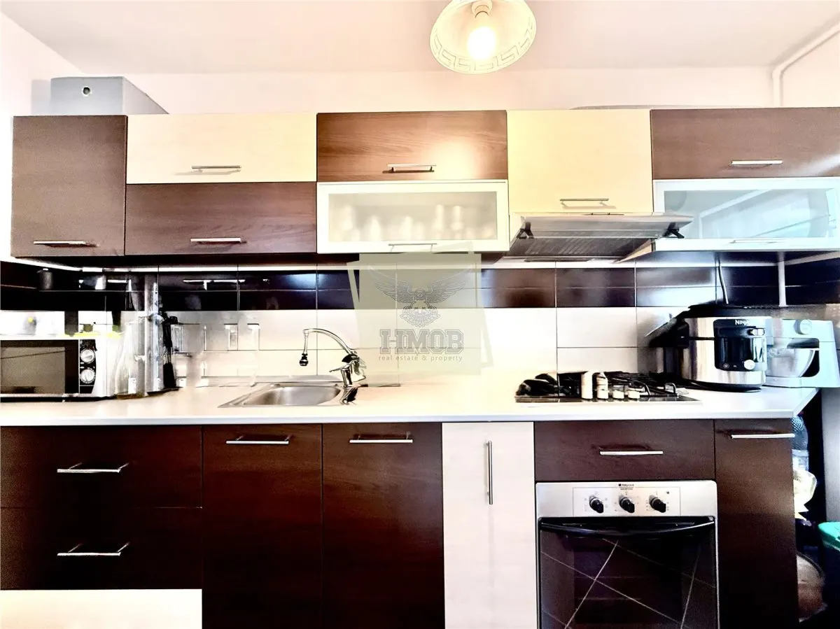 Apartament mobilat 2 camere garaj boxa camara in Strand - foto 8
