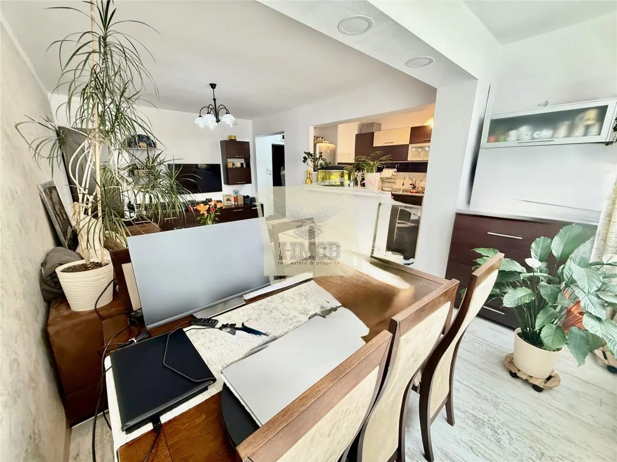 Apartament mobilat 2 camere garaj boxa camara in Strand - foto 10