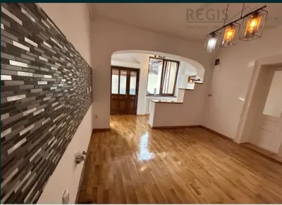 Casa 3 camere individuala,parcare, cu curte si garaj Grivitei - Brasov