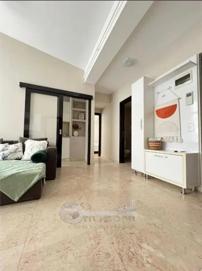 Penthouse de închiriat | 3 camere | Terasă impresionantă de 59 mp | Complet mobilat și utilat - foto 1