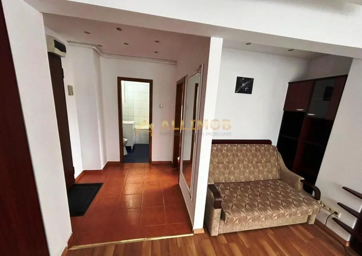 Garsoniera in Ploiesti, zona centrala, fostul BCR - foto 1