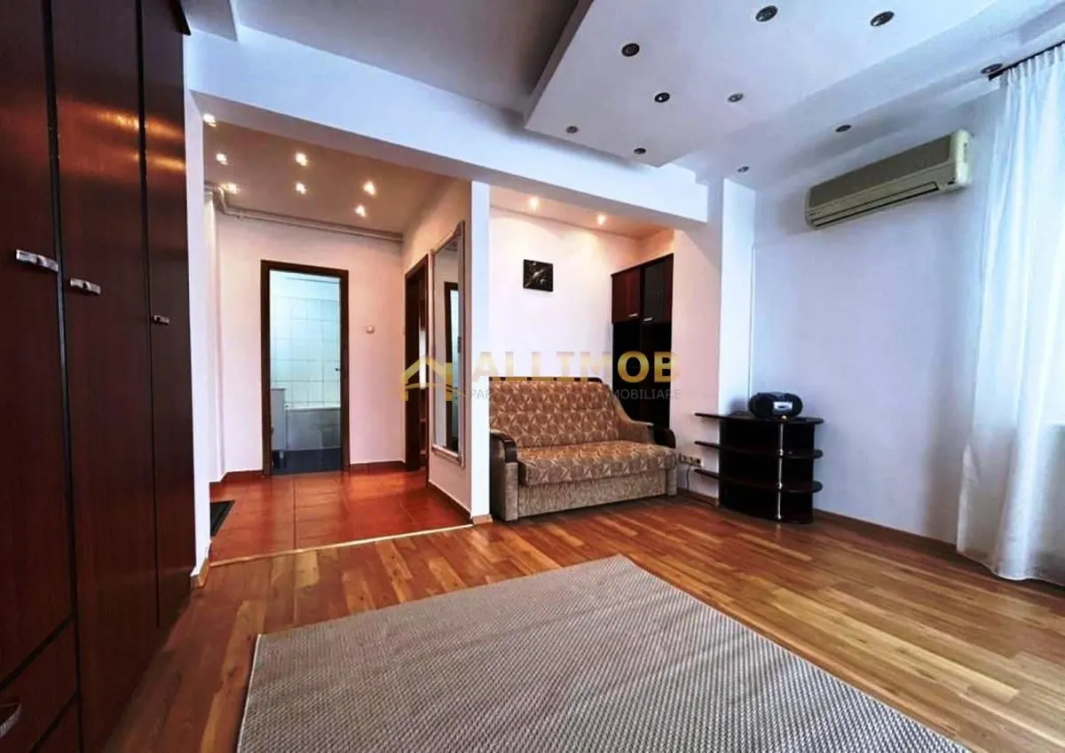 Garsoniera in Ploiesti, zona centrala, fostul BCR - foto 2