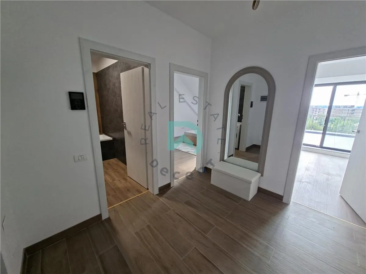 Apartament-penthouse 3 camere Pet Friendly Tractorul, 70 mp - Brasov - foto 13