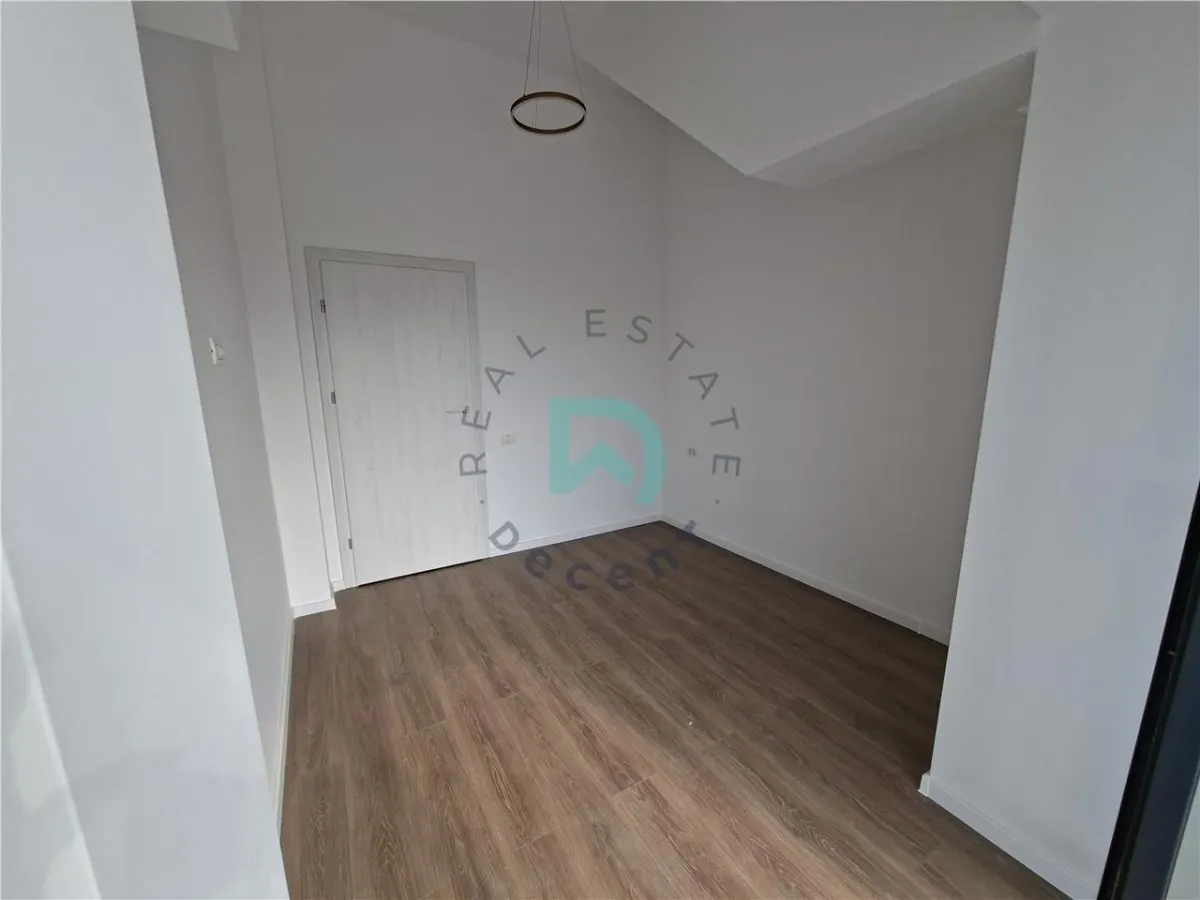 Apartament-penthouse 3 camere Pet Friendly Tractorul, 70 mp - Brasov - foto 6