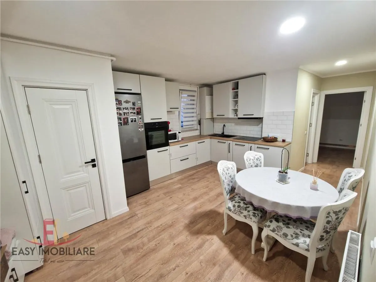 Apartament 3 camere, renovat, UMF, Spital, central,  lift,  Targu Mures - foto 2