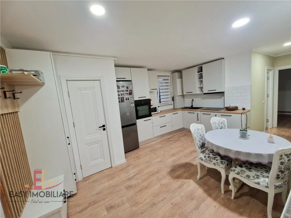 Apartament 3 camere, renovat, UMF, Spital, central,  lift,  Targu Mures - foto 9
