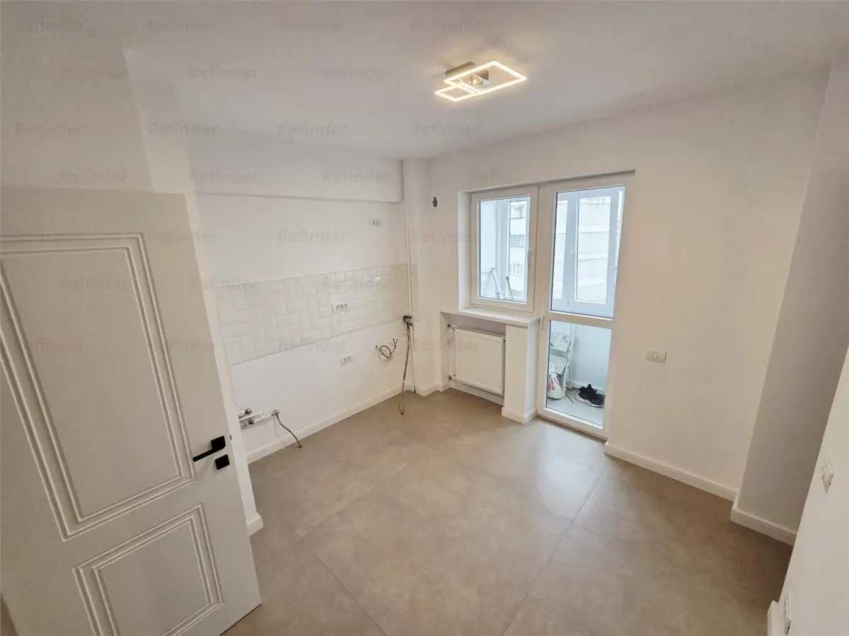 Vanzare apartament 3 camere | ultracentral | Piata Universității | Teatru Național | etaj 7/9 | decomandat | 77mp utili | renovat | bloc 1971 | - foto 1