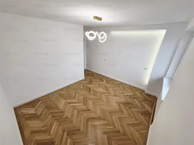 Vanzare apartament 3 camere | ultracentral | Piata Universității | Teatru Național | etaj 7/9 | decomandat | 77mp utili | renovat | bloc 1971 | - foto 12