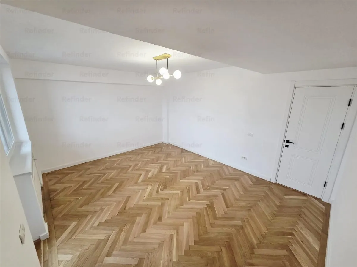 Vanzare apartament 3 camere | ultracentral | Piata Universității | Teatru Național | etaj 7/9 | decomandat | 77mp utili | renovat | bloc 1971 | - foto 4