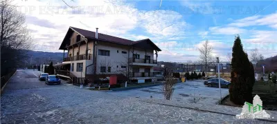 Afacere la cheie cu profit din prima zi, 2 pensiuni 27 camere, salon de evenimente, pastravarie restaurant, SPA si 15000 mp teren, DN1 Comuna Cornu - foto 2