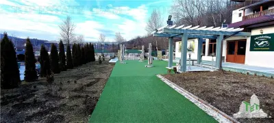 Afacere la cheie cu profit din prima zi, 2 pensiuni 27 camere, salon de evenimente, pastravarie restaurant, SPA si 15000 mp teren, DN1 Comuna Cornu - foto 8