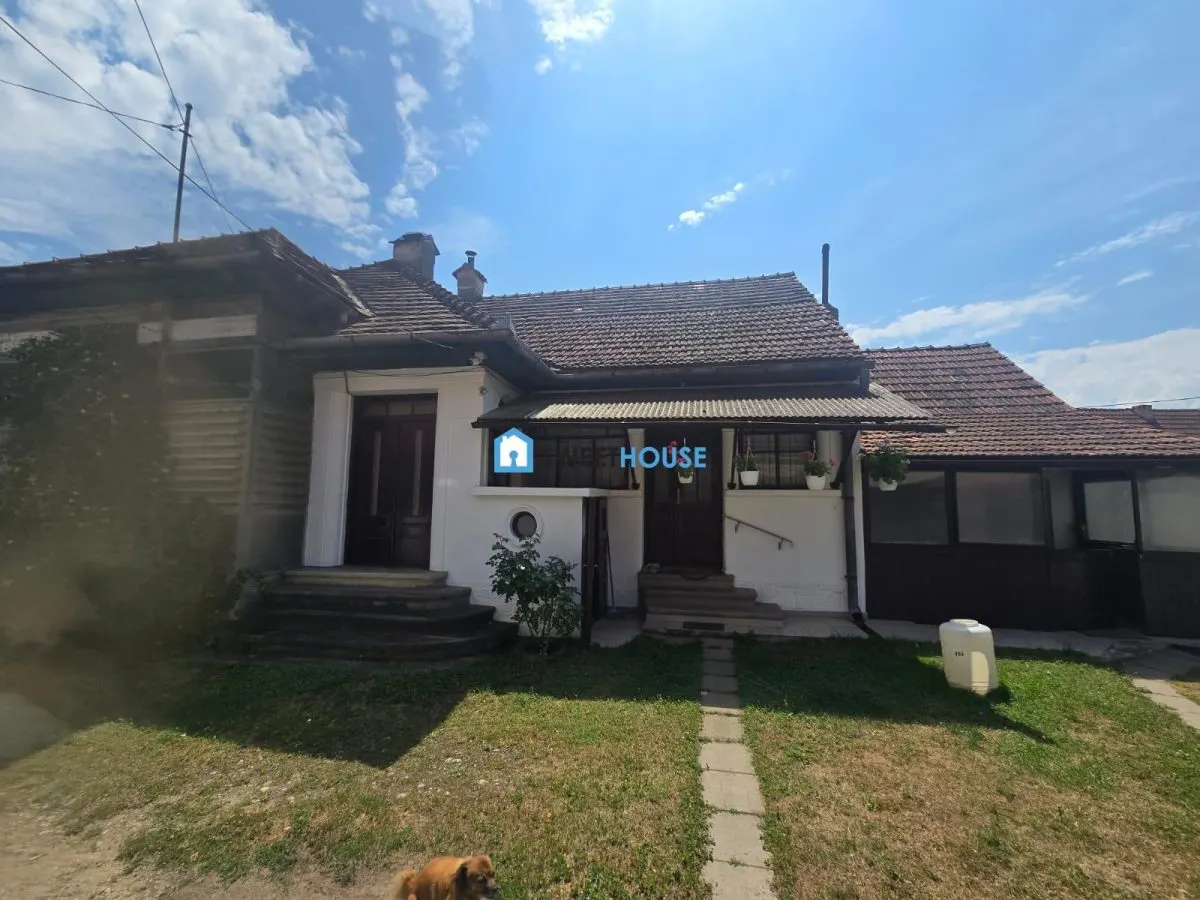 Gospodarie de vanzare in Voila - foto 1