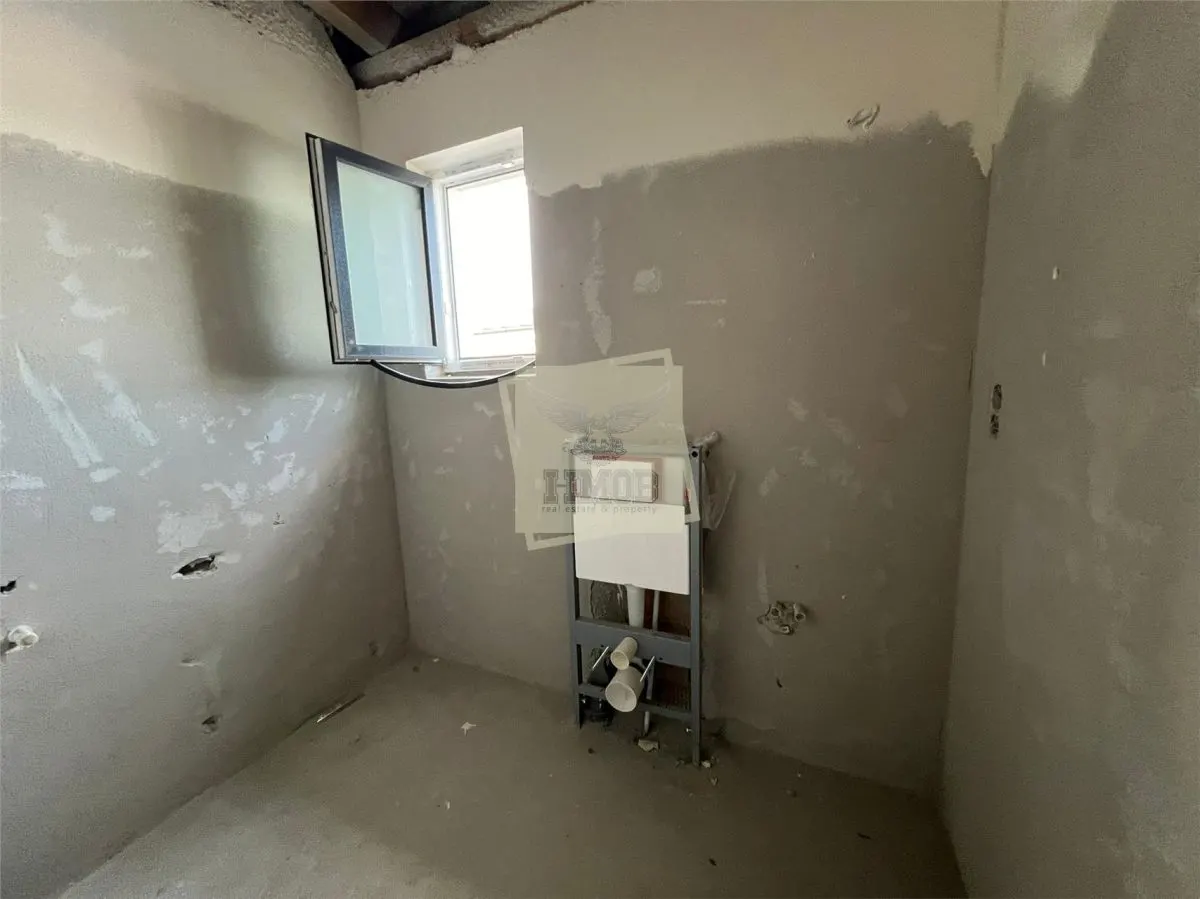 Casa la alb 2 bai 2 balcoane si curte 170 mp in Sibiu - foto 5