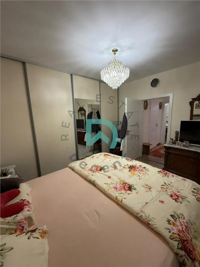 Casa Vanzare Sibiu, Piata Cluj, 65 mp, curte comuna - foto 1