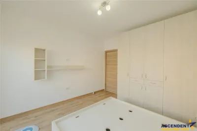 Apartament tip penthouse. mobilat, utilat, 2 terase, 100mp, Tractorul, Brasov. - foto 13