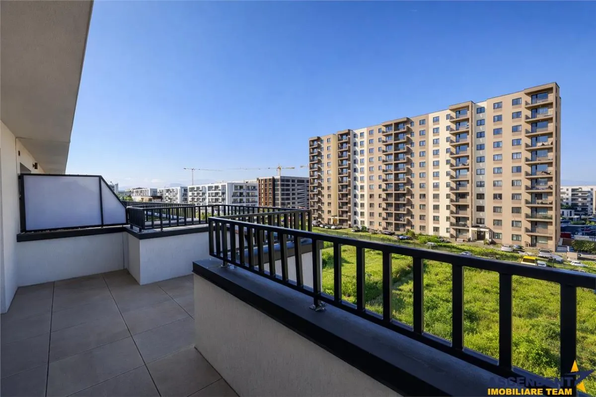 Apartament tip penthouse. mobilat, utilat, 2 terase, 100mp, Tractorul, Brasov. - foto 16