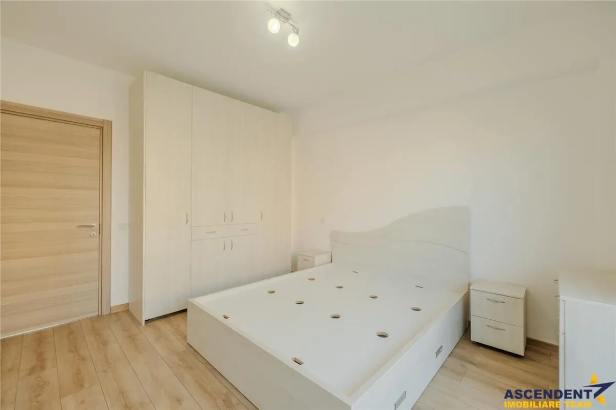 Apartament tip penthouse. mobilat, utilat, 2 terase, 100mp, Tractorul, Brasov. - foto 17
