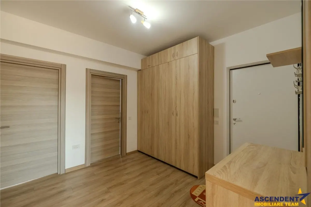Apartament tip penthouse. mobilat, utilat, 2 terase, 100mp, Tractorul, Brasov. - foto 21
