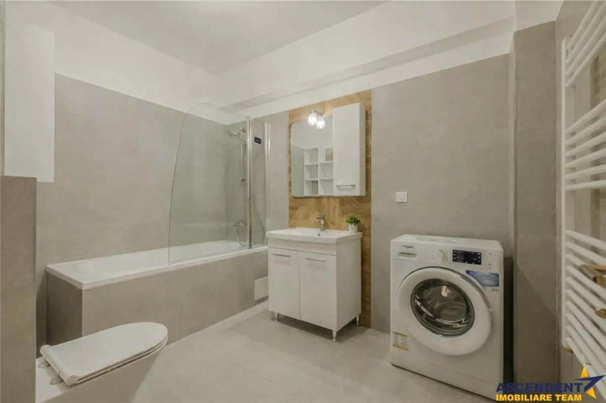 Apartament tip penthouse. mobilat, utilat, 2 terase, 100mp, Tractorul, Brasov. - foto 7
