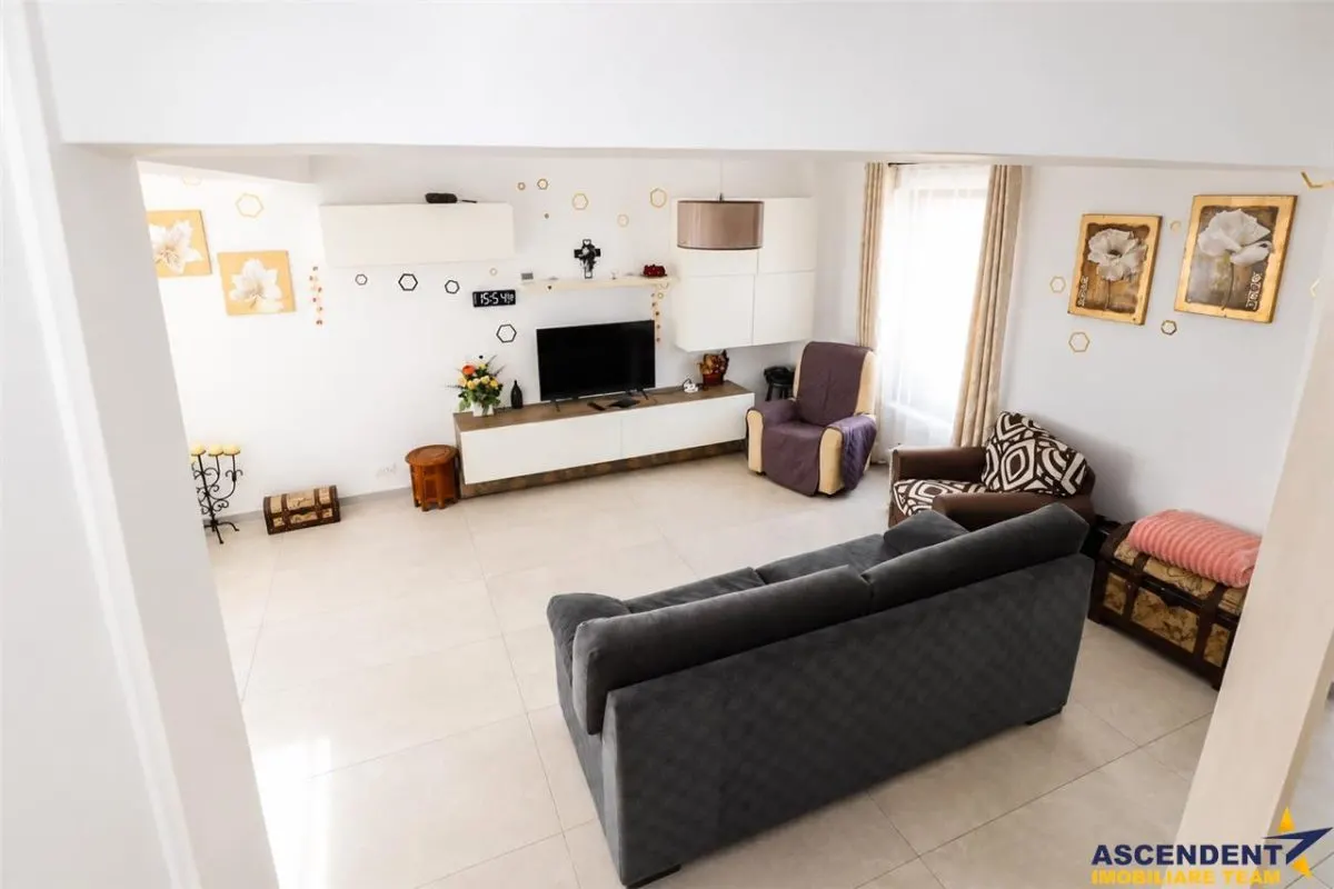 Resedinta stil, 3 dormitoare, sistem termic in pardoseala, terasa, lot 530 mp, Sanpetru, Brasov. - foto 17