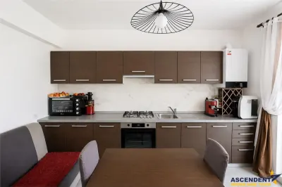 Resedinta stil, 3 dormitoare, sistem termic in pardoseala, terasa, lot 530 mp, Sanpetru, Brasov. - foto 3