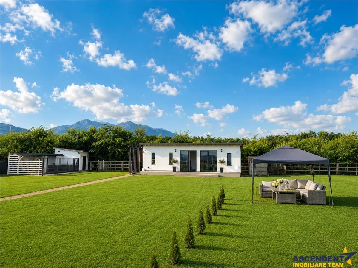 Refugiu modern,lot 1.640 mp,pavilion,zona barbeque:liniste si relaxare in Rasnov, Brasov - foto 1