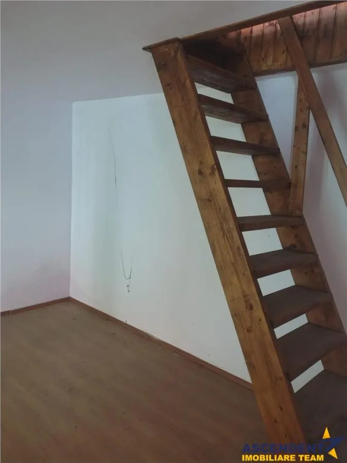Casa saseasca, 2 corpuri, 9 camere, cu teren 2.826 mp, rezidential sau potential afacere, Sanpetru, Brasov - foto 4