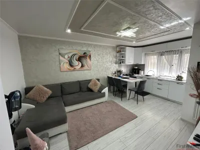 Apartament cu 3 camere  de vanzare, zona Comisia Centrala - Focsani