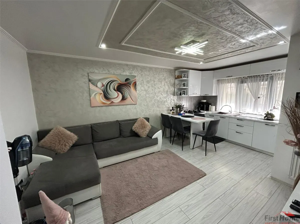 Apartament cu 3 camere  de vanzare, zona Comisia Centrala - foto 1