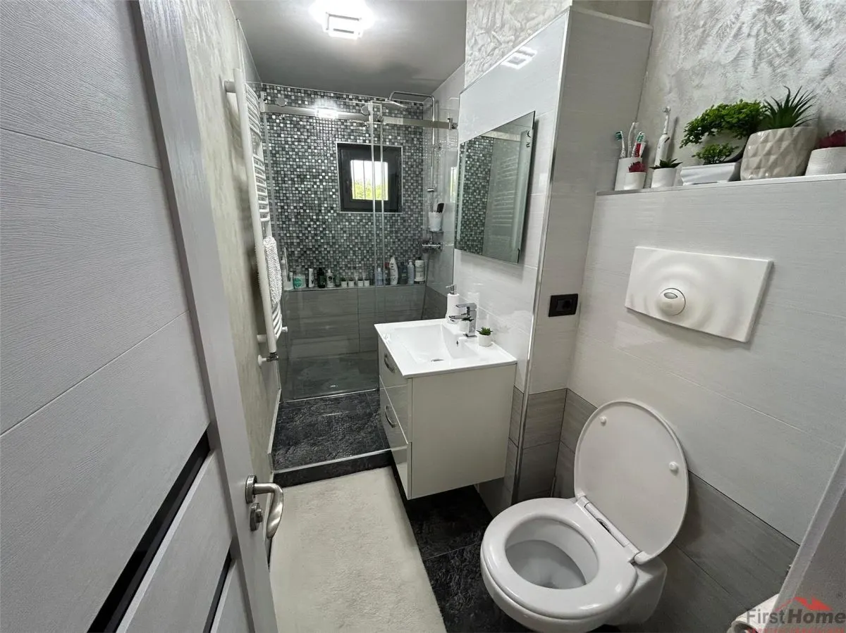Apartament cu 3 camere  de vanzare, zona Comisia Centrala - foto 13
