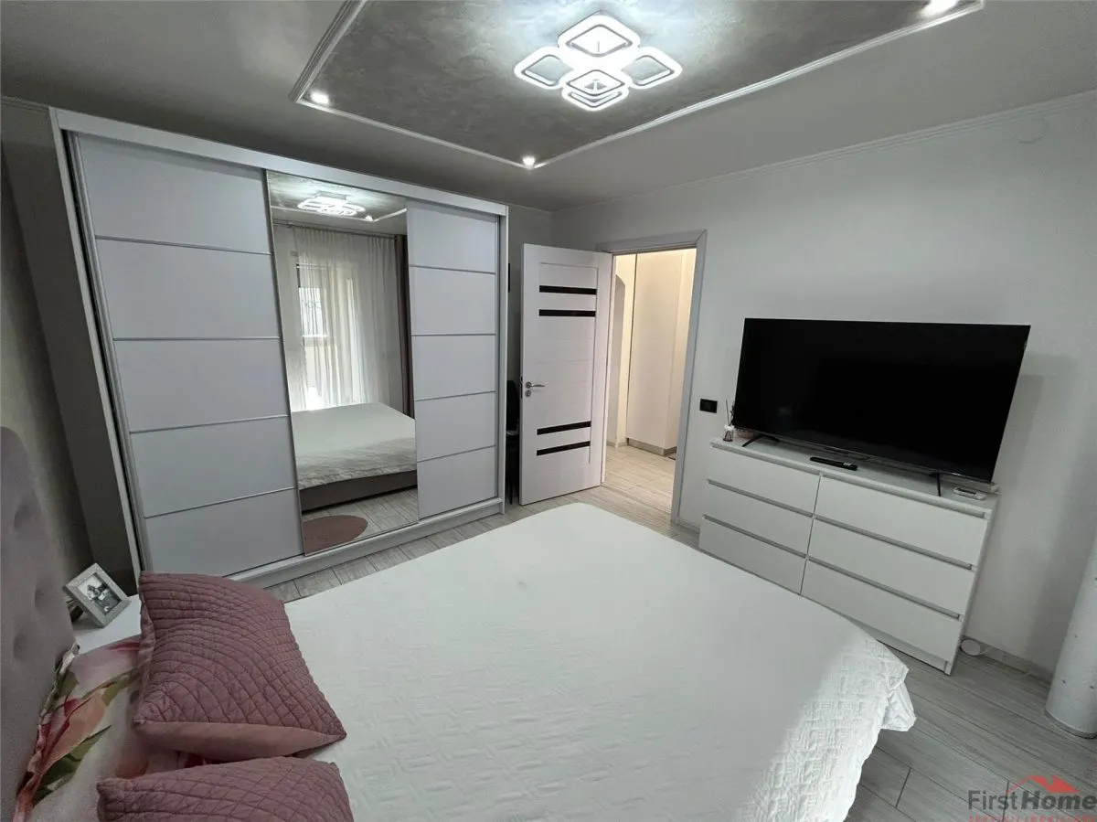Apartament cu 3 camere  de vanzare, zona Comisia Centrala - foto 4