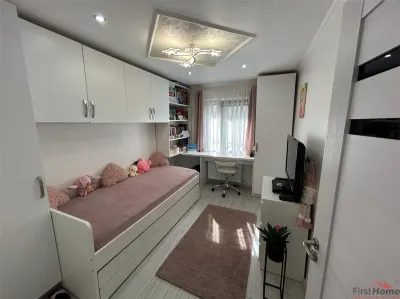 Apartament cu 3 camere  de vanzare, zona Comisia Centrala - foto 5