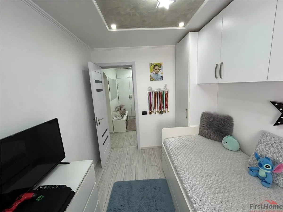 Apartament cu 3 camere  de vanzare, zona Comisia Centrala - foto 8