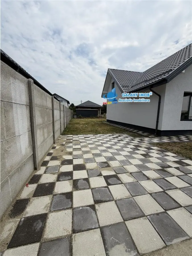 Casa individuala 4 camere-Incalzire pardoaseala-toate utilitatile - foto 9