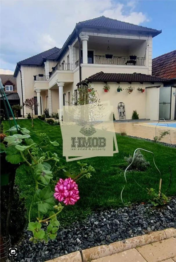 Casa lux 280 mpu 5 camere 5 bai garaj piscina si teren 1200 mp - foto 1