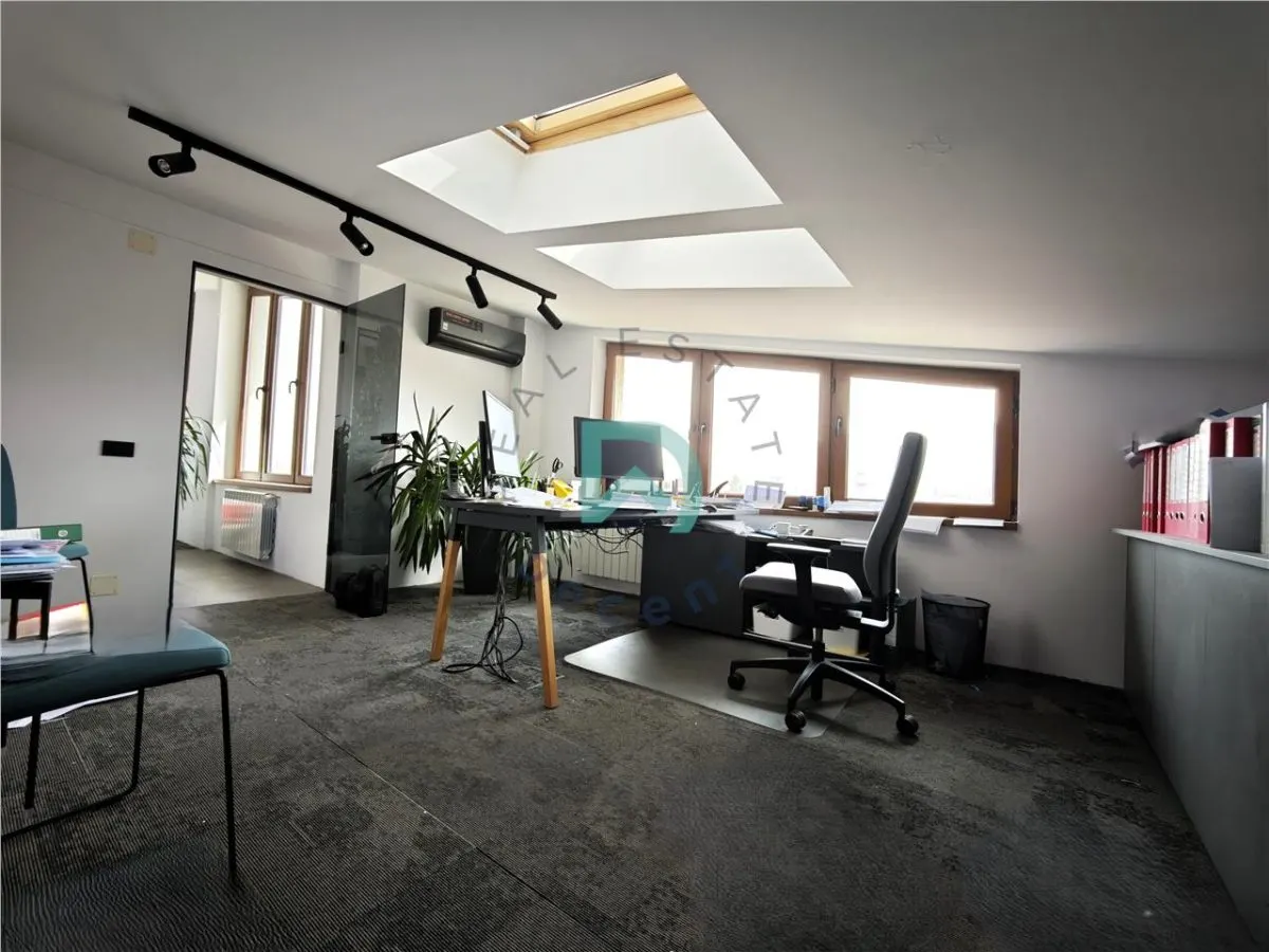 Vând 4 camere, Brașovul Vechi - foto 1