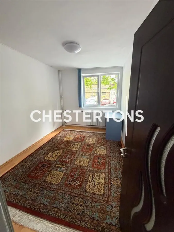 Apartament renovat, 3 camere semidecomandat, Dr. Taberei in spatele restaurantului  Azzuro, Metrou raul Doamnei, parter, bloc anvelopat. - foto 9