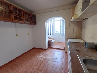Apartament 3 camere Nicolina /Cug , 70 MP, etaj intermediar - foto 4