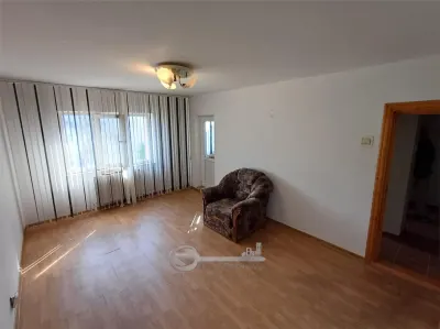 Apartament 3 camere Nicolina /Cug , 70 MP, etaj intermediar - foto 7