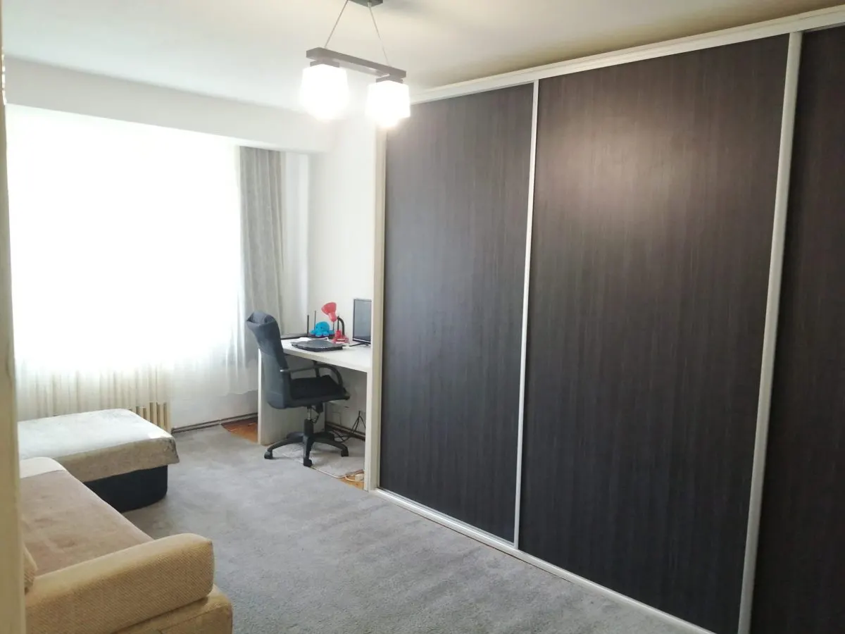 Se vinde apartament 3 camere parter - foto 3