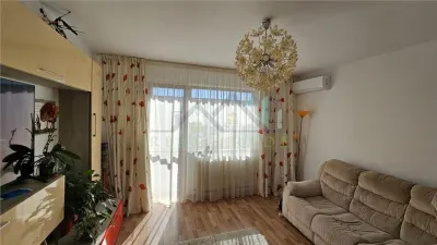 Apartament 3 camere decomandat - foto 1